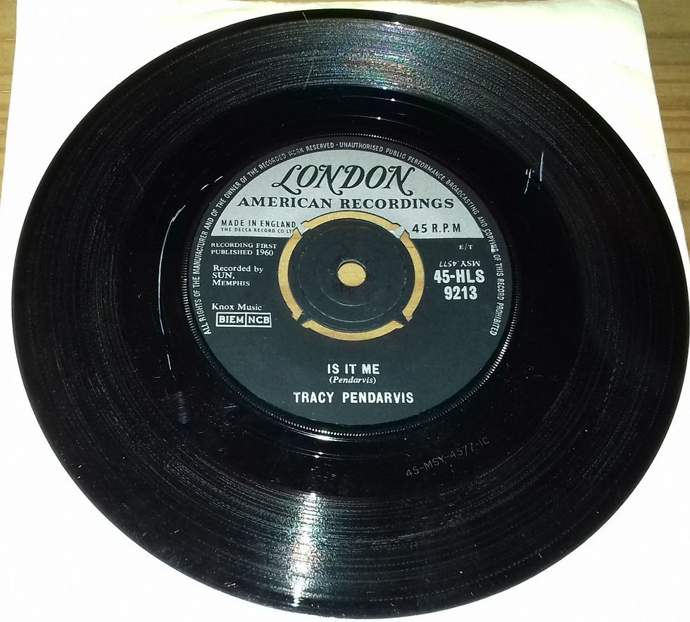Tracy Pendarvis - Is It Me (7", Single) (London Records, London American Recordi