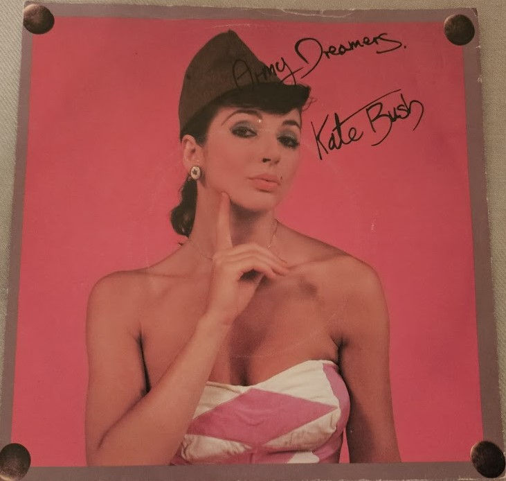 Kate Bush - Army Dreamers (7", Single, Pus) (EMI)