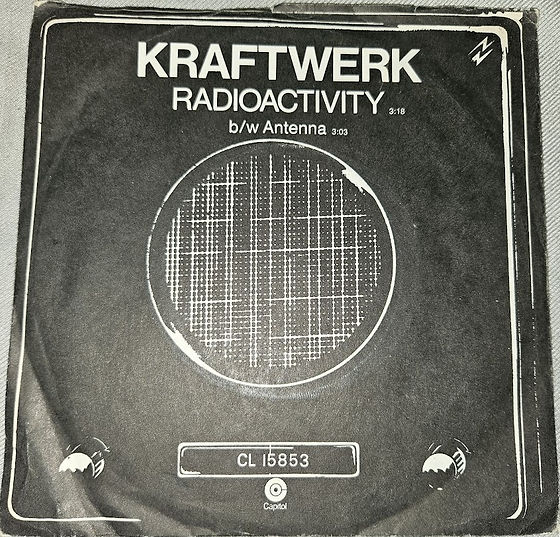 Kraftwerk - Radioactivity (7