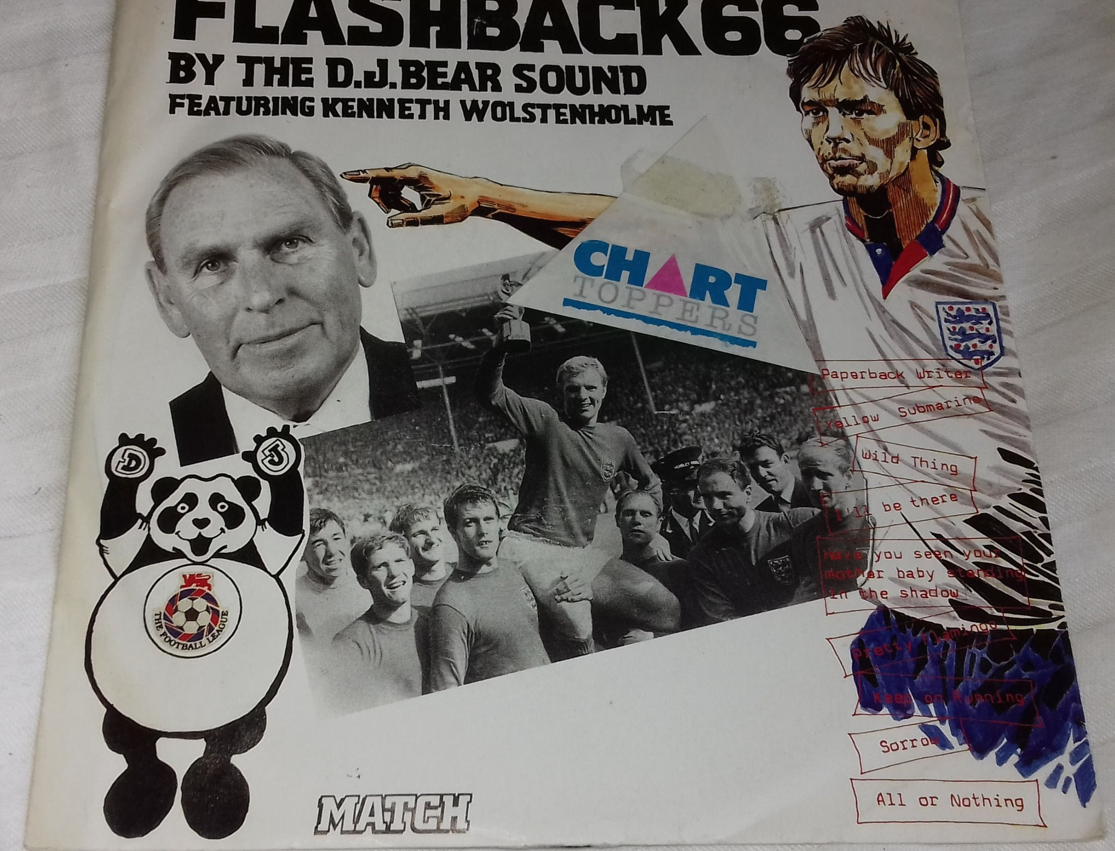 D.J. Bear Sound Featuring Kenneth Wolstenholme - Flashback '66 (7") (2 Summers