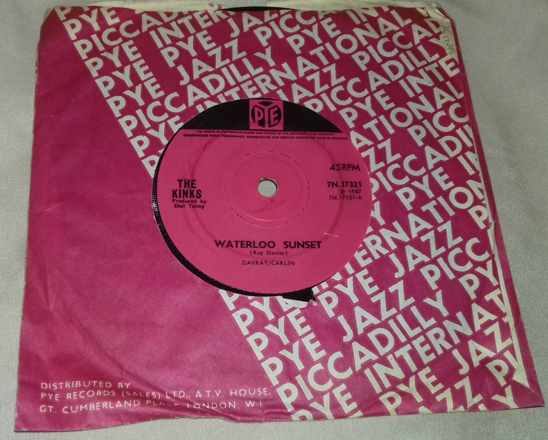 The Kinks - Waterloo Sunset (7", Single, Sol) (Pye Records)