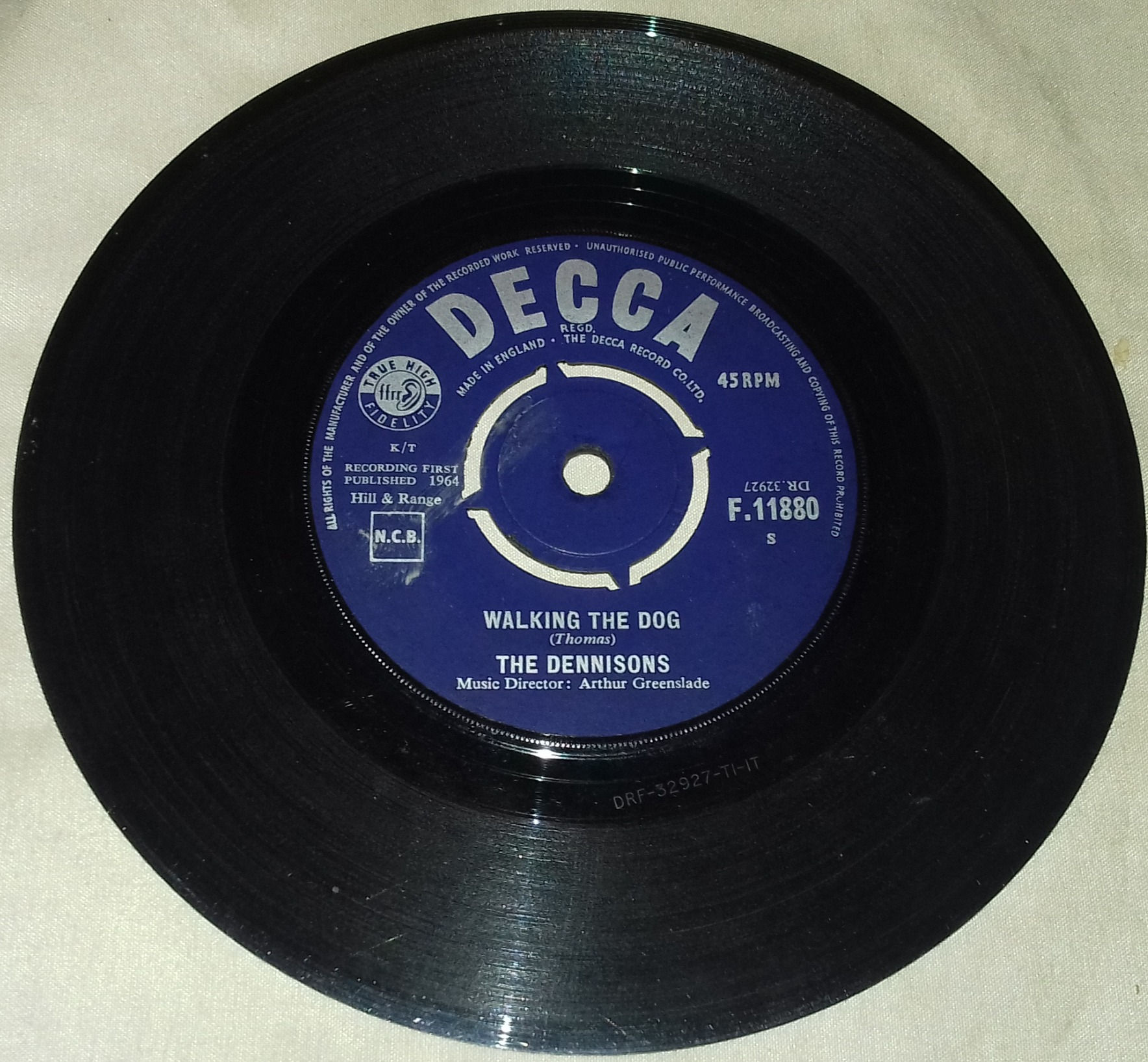The Dennisons - Walking The Dog (7", Single) (Decca)