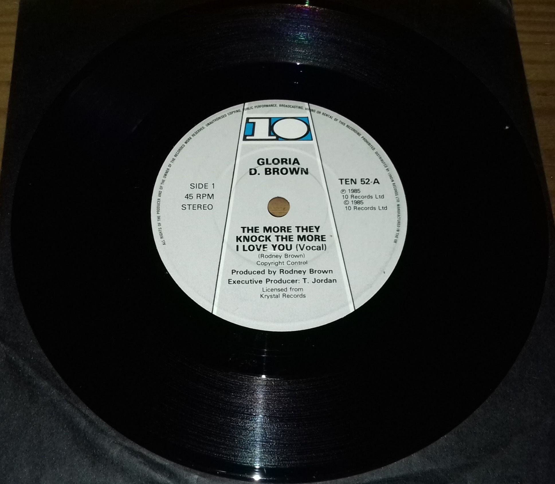 Gloria D. Brown - The More They Knock The More I Love You (7") (10 Records)