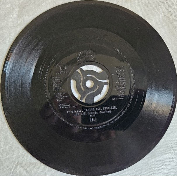 U2 - Hold Me, Thrill Me, Kiss Me, Kill Me (Single Version) (7", Single)