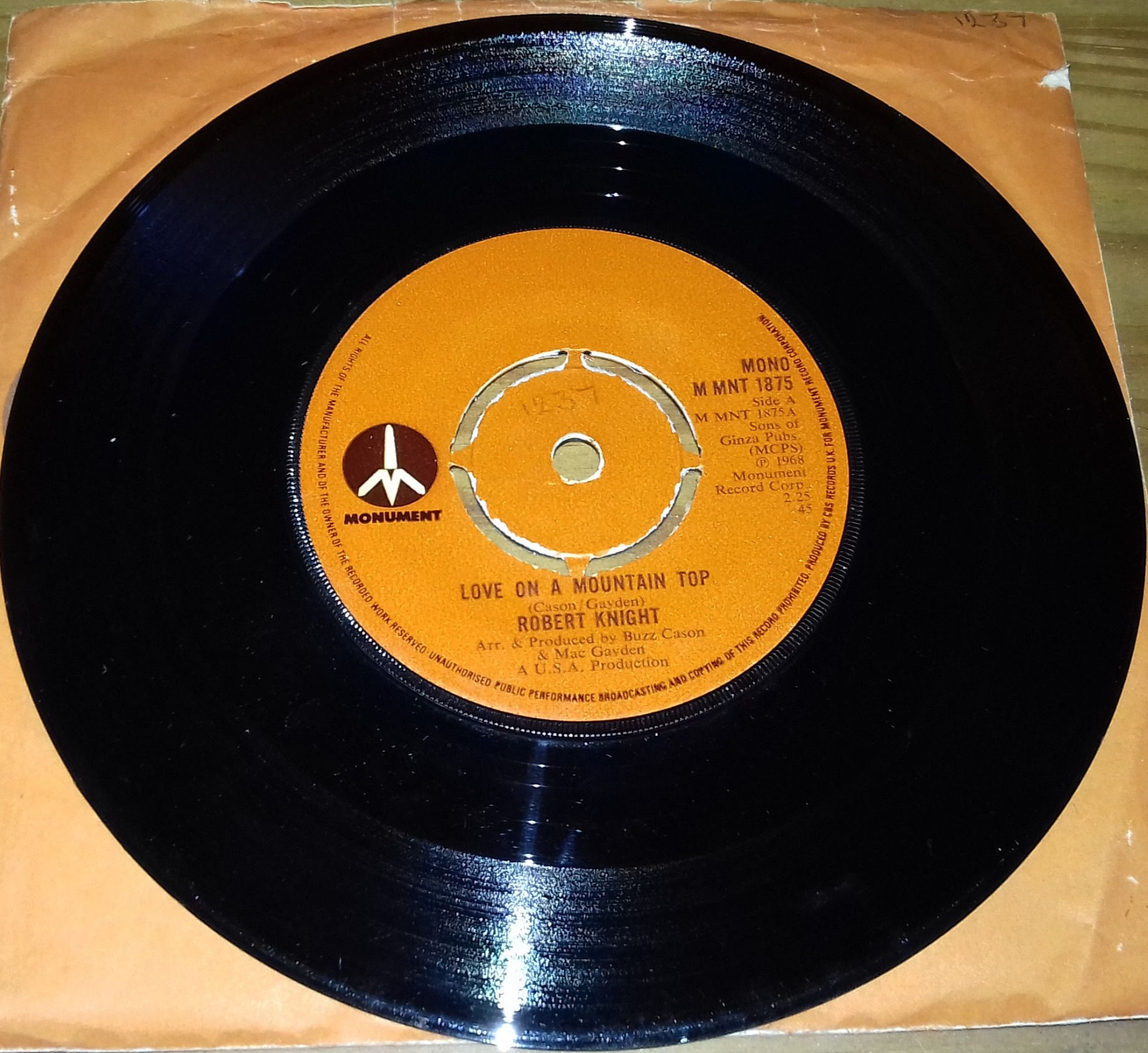 Robert Knight - Love On A Mountain Top (7", Single, Mono, RE, Pus) (Monument)