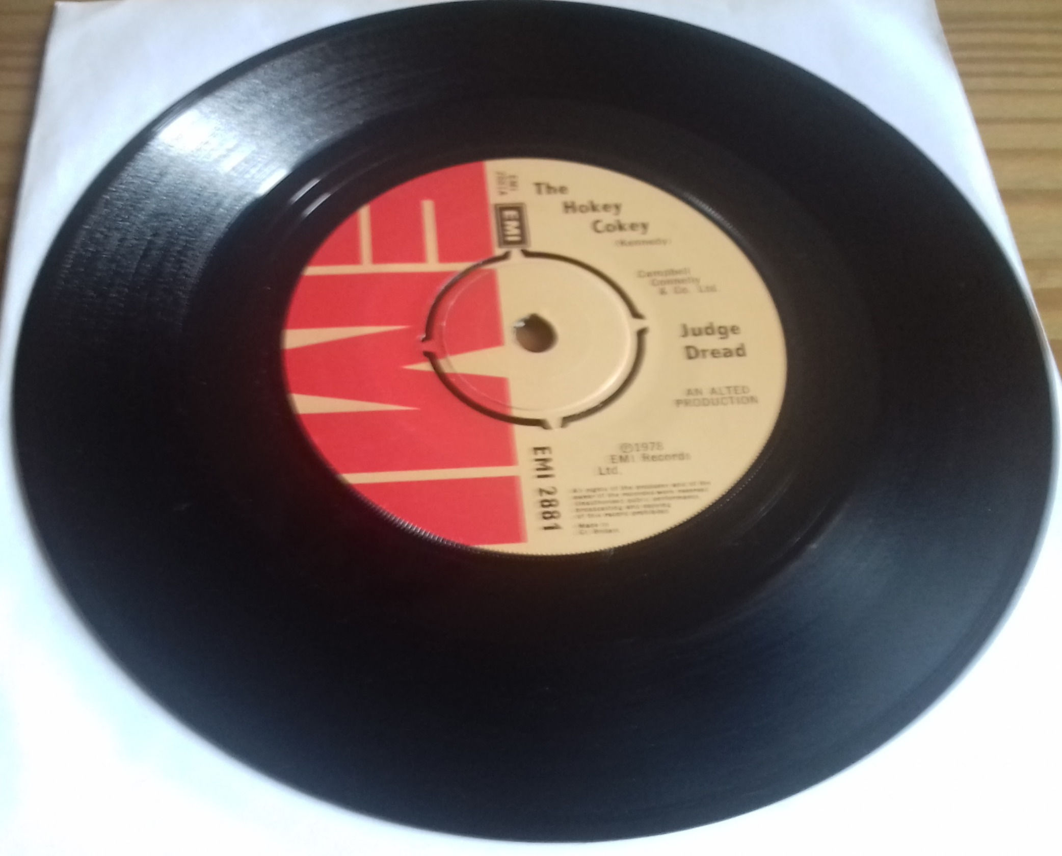 Judge Dread - Jingle Bells / The Hokey Cokey (7") (EMI)