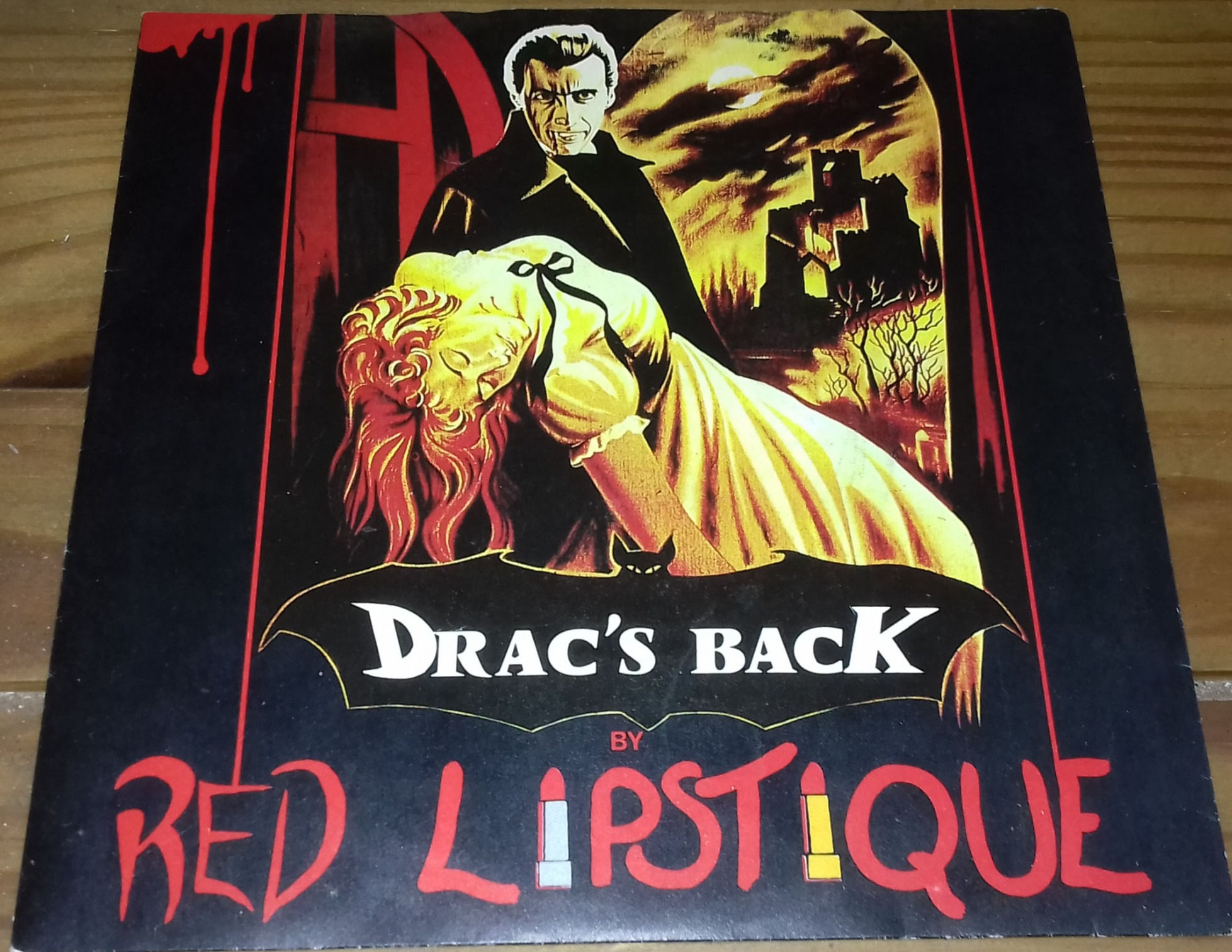 Red Lipstique - Drac's Back (7", Single) (Magnet (2))