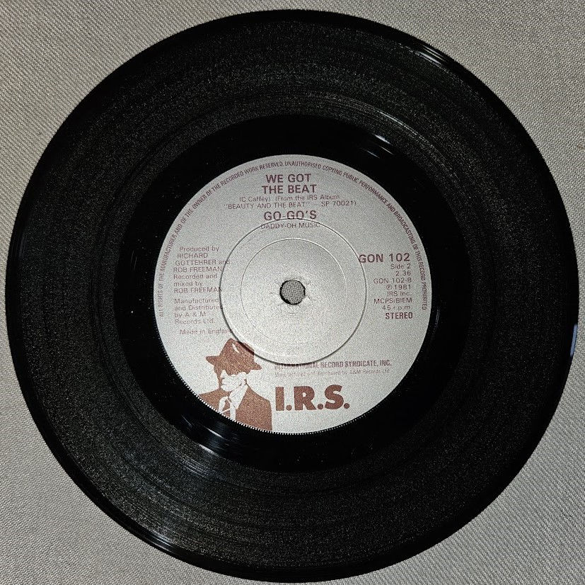Miniatyrbild: Go-Go's - Our Lips Are Sealed (7", Single) (I.R.S. Records, I.R.S. Records)