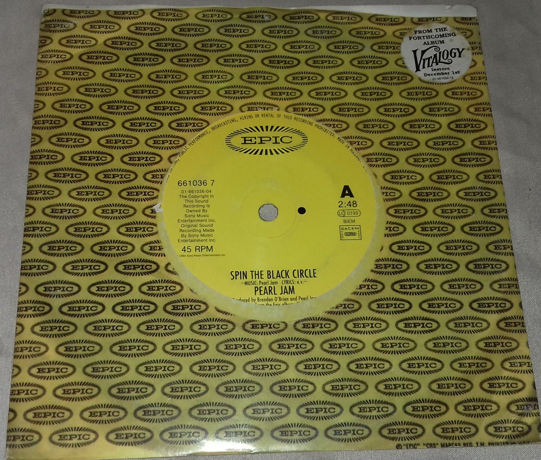 Pearl Jam - Spin The Black Circle (7", Single) (Epic, Epic)