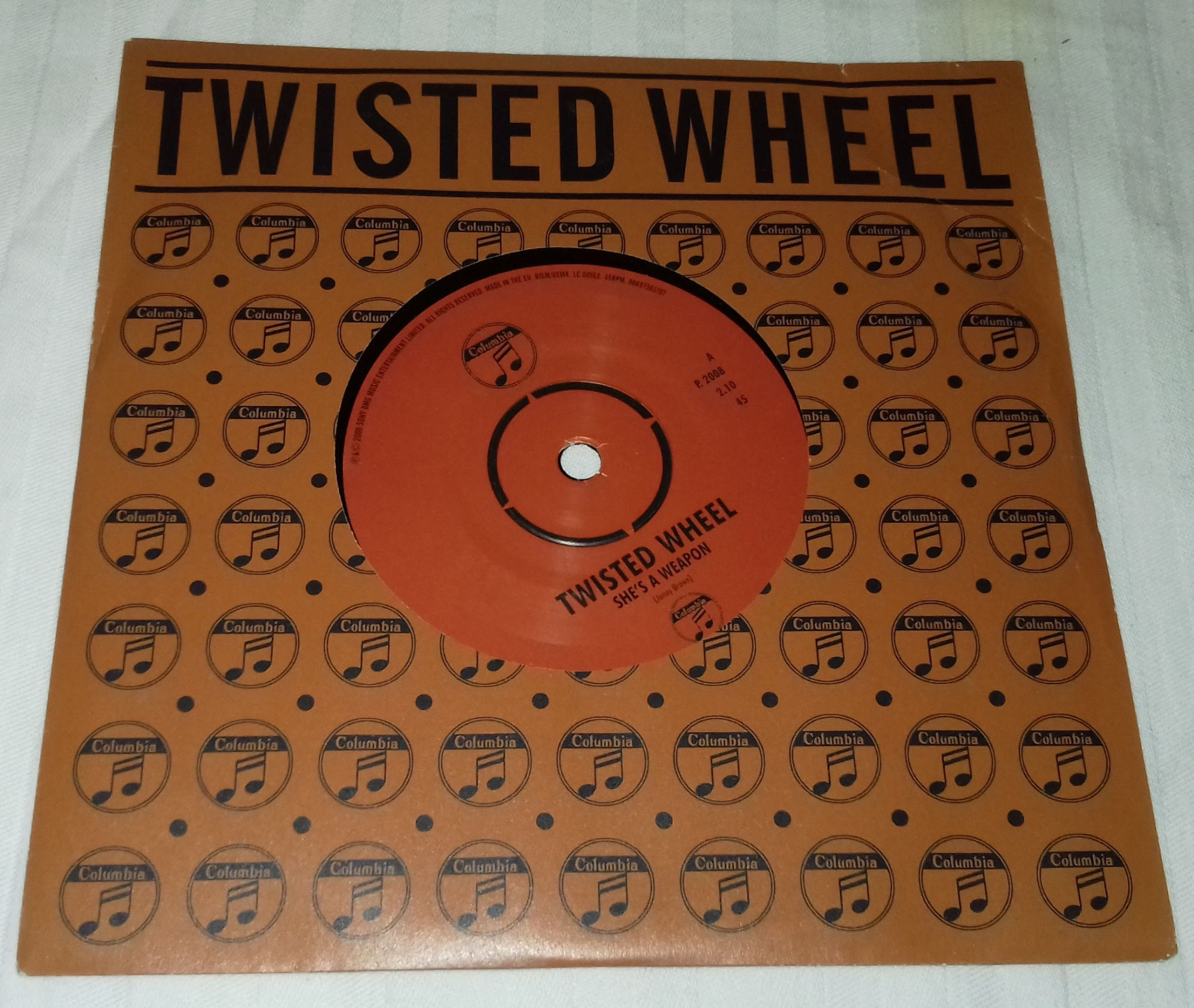 Twisted Wheel - She's A Weapon (7") (Columbia)