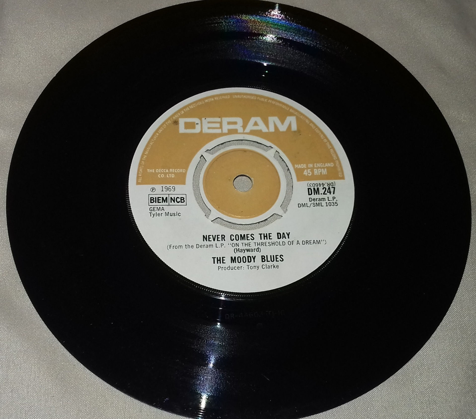 The Moody Blues - Never Comes The Day (7", Single) (Deram)