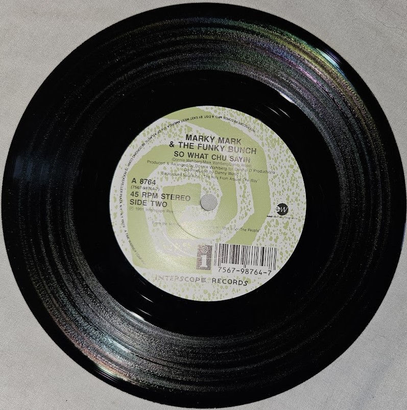 Thumbnail: Marky Mark And The Funky Bunch Featuring Loleatta Holloway - Good Vibrations (7"