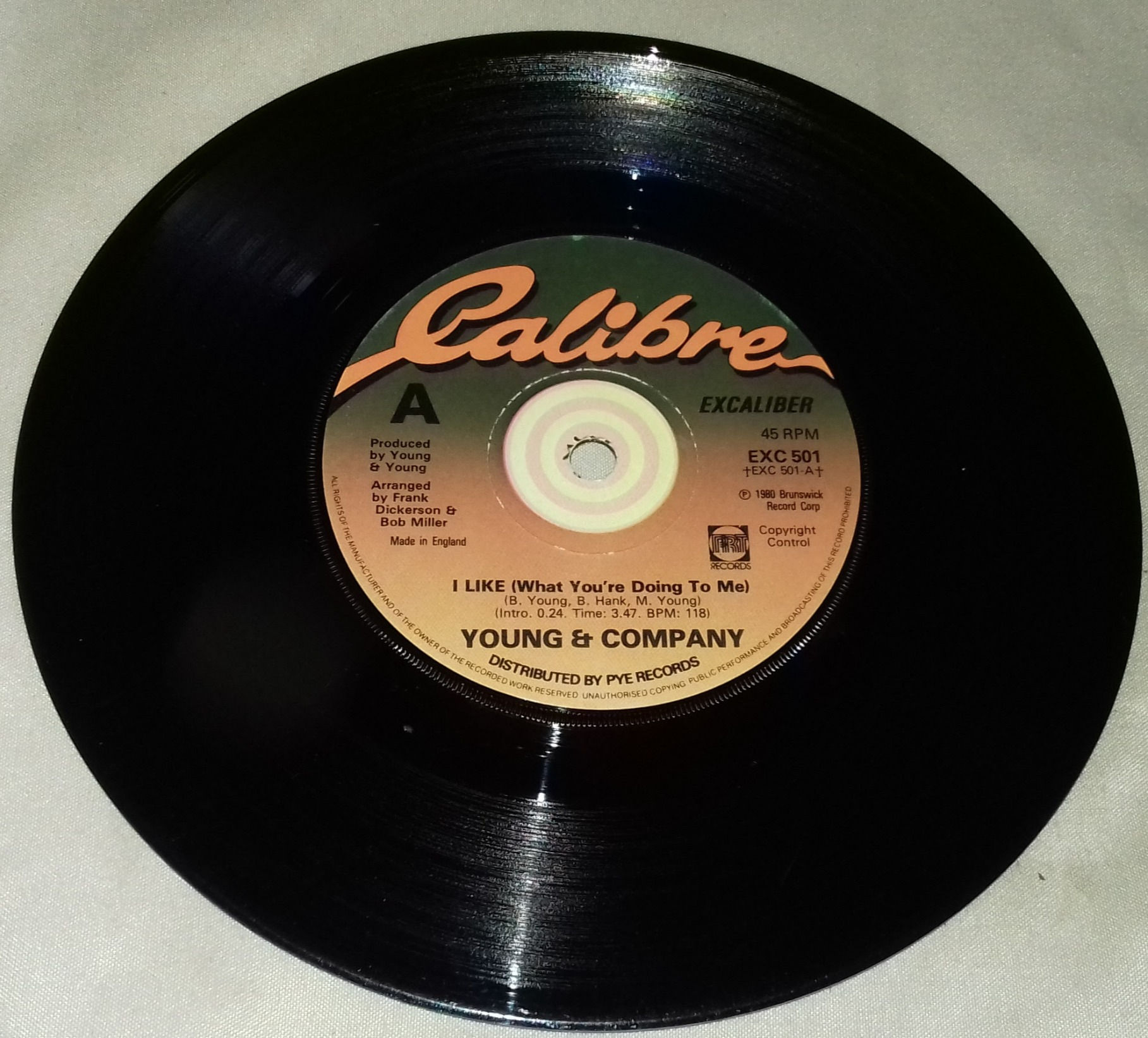 Young & Company - I Like (What You're Doing To Me) (7", Single) (Calibre, Excali