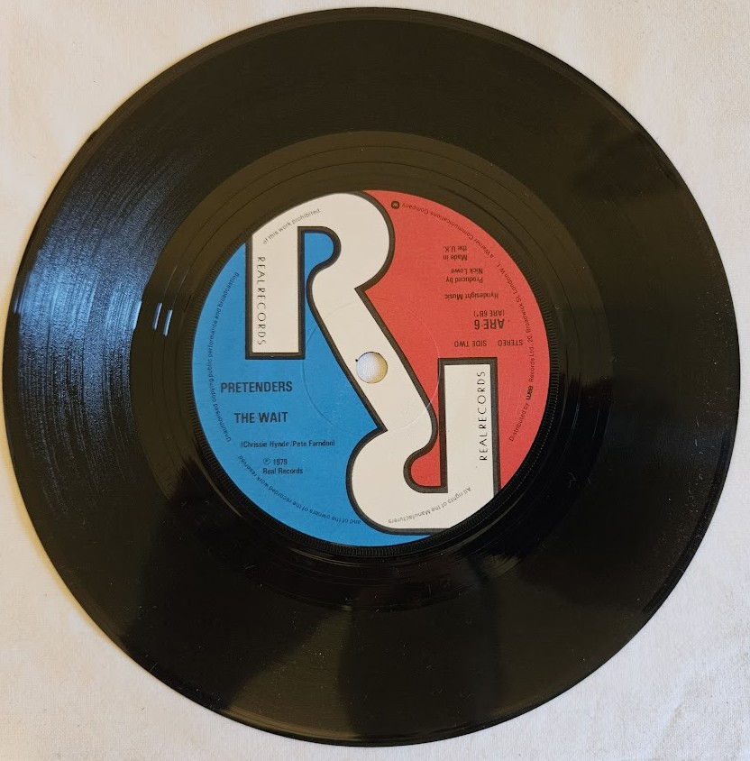 תמונה ממוזערת: Pretenders* - Stop Your Sobbing (7", Single) (Real Records (2))