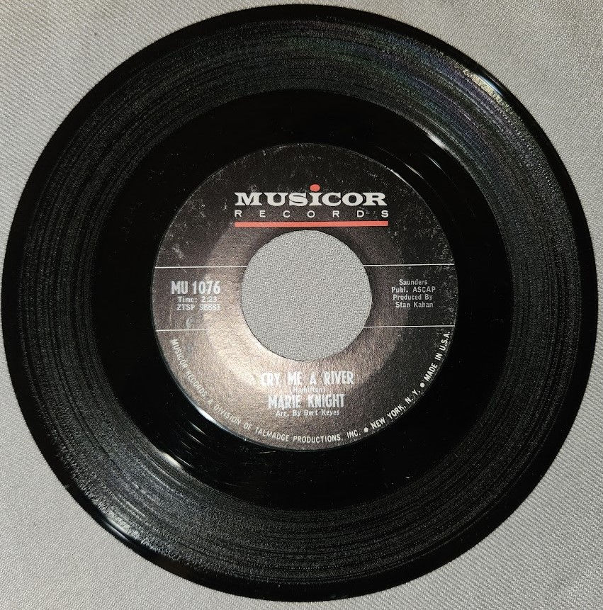 Marie Knight - Cry Me A River / Comes The Night (7", Styrene) (Musicor Records)