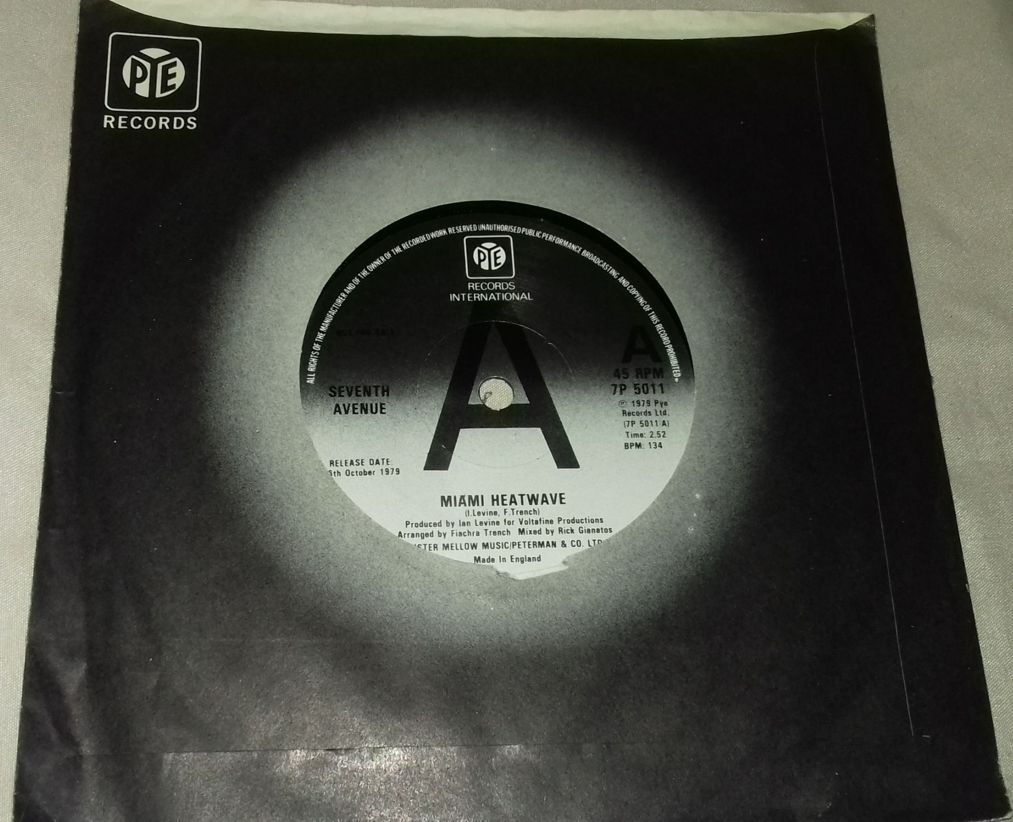 Seventh Avenue - Miami Heatwave (7", Promo) (Pye International)