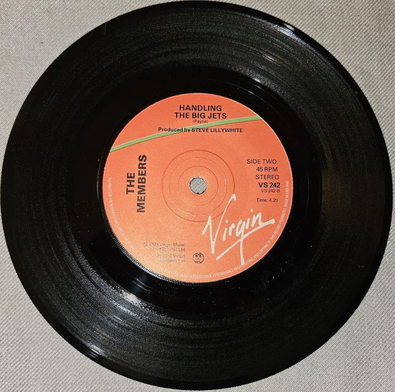 ภาพขนาดย่อ: The Members - The Sound Of The Suburbs (7", Single) (Virgin)