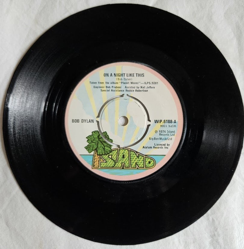 Bob Dylan - On A Night Like This (7", Single) (Island Records)