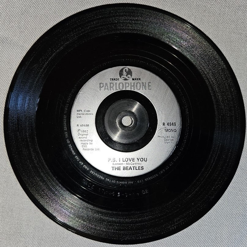 ภาพขนาดย่อ: The Beatles - Love Me Do (7", Single, Mono, RE) (Parlophone, Parlophone)