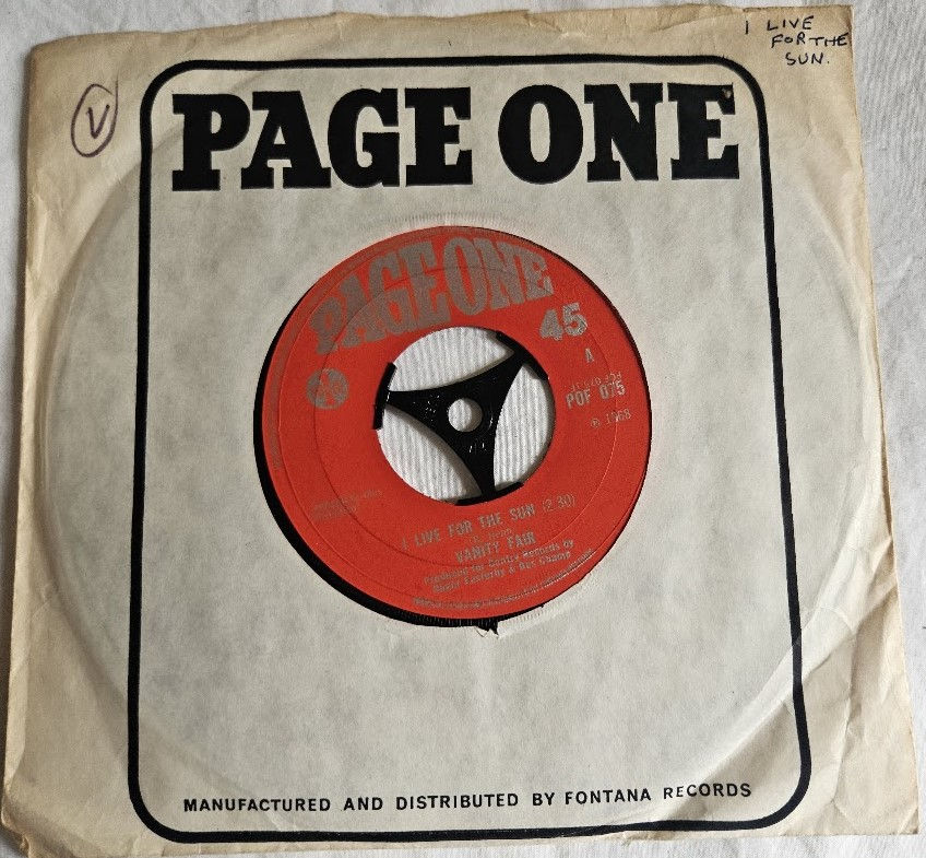 Vanity Fare - I Live For The Sun (7", Single, Lar) (Page One)