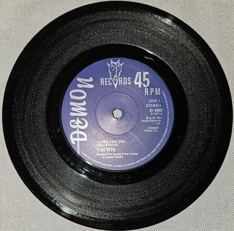 Yachts - A Fool Like You (7") (Demon Records)