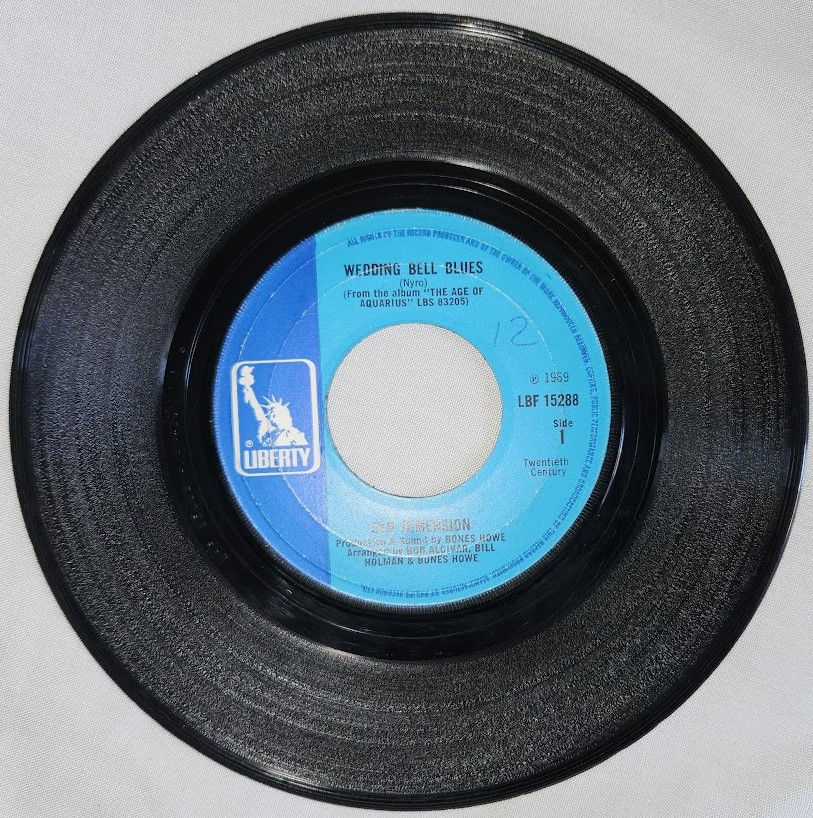 5th Dimension* - Wedding Bell Blues (7", Single) (Liberty)
