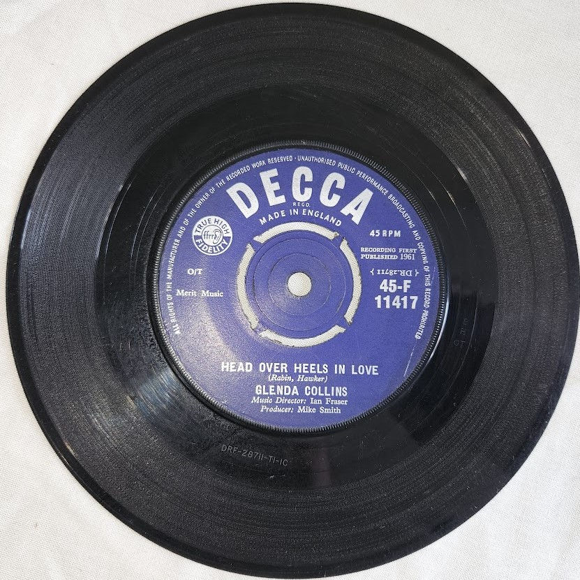 Glenda Collins - Head Over Heels In Love (7") (Decca)