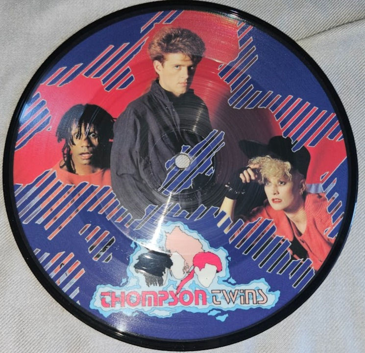 Thompson Twins - Hold Me Now (7", Pic) (Arista)