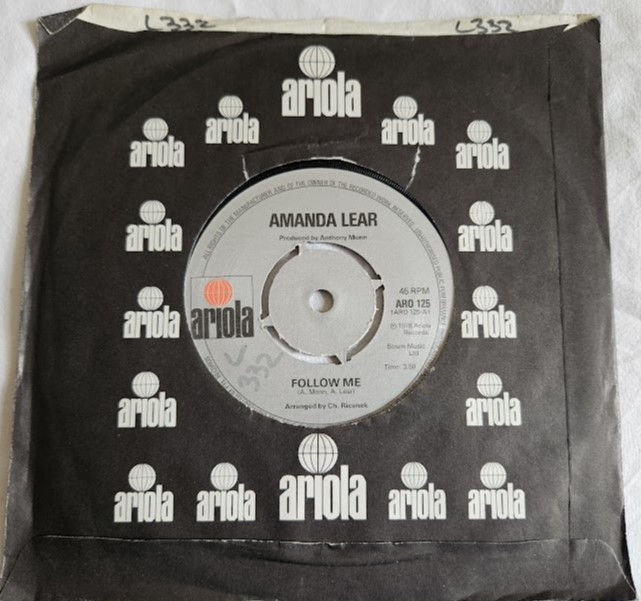 Amanda Lear - Follow Me (7", Single, Pop) (Ariola)