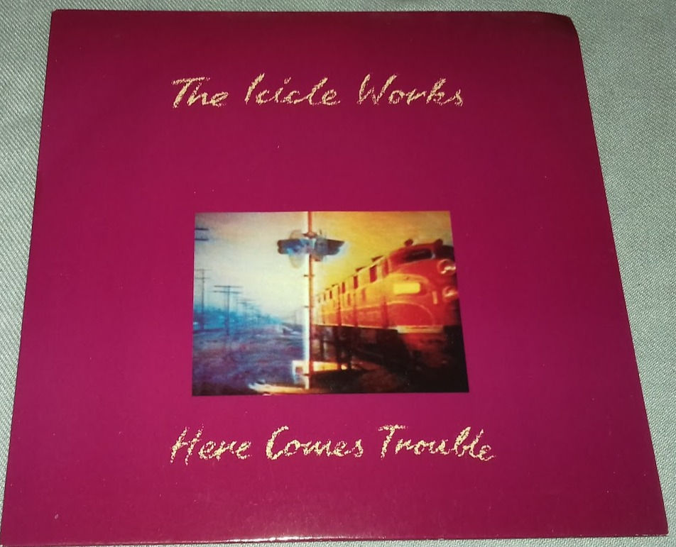 The Icicle Works - Here Comes Trouble (7", Single) (Beggars Banquet)