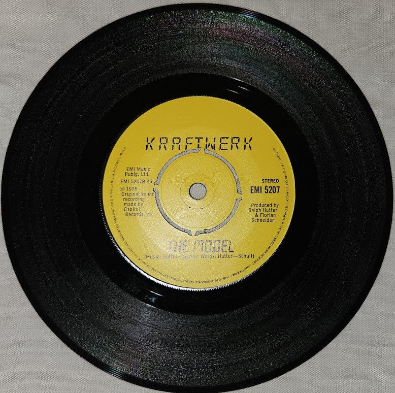 Kraftwerk - The Model / Computer Love (7", Single, Pus) (EMI)