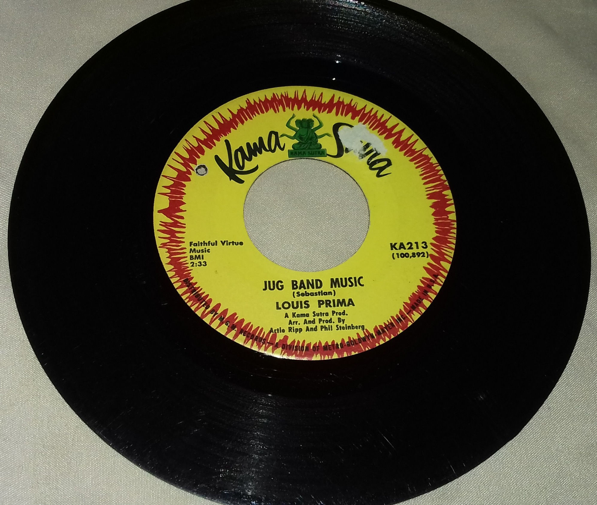 Louis Prima - Jug Band Music / Bald Headed Lena (7", Single) (Kama Sutra)