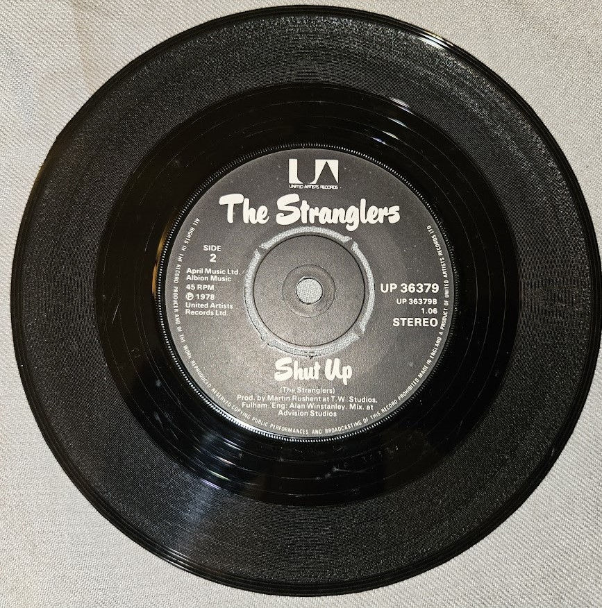 ภาพขนาดย่อ: The Stranglers - Nice 'N' Sleazy (7", Single, Pus) (United Artists Records)