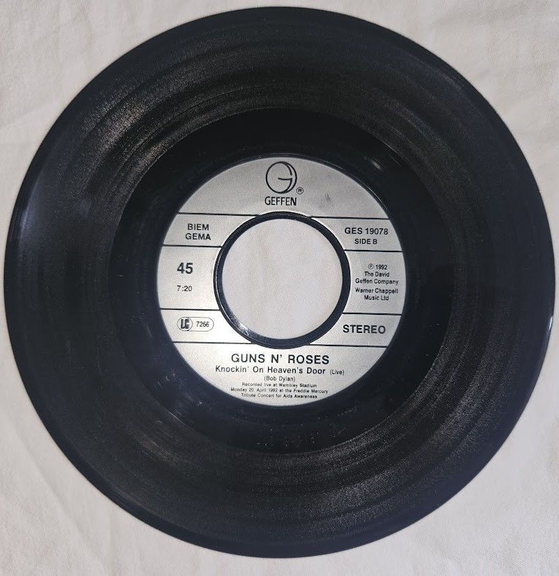Thumbnail: Guns N' Roses - Knockin' On Heaven's Door (7", Single) (Geffen Records, Geffen R