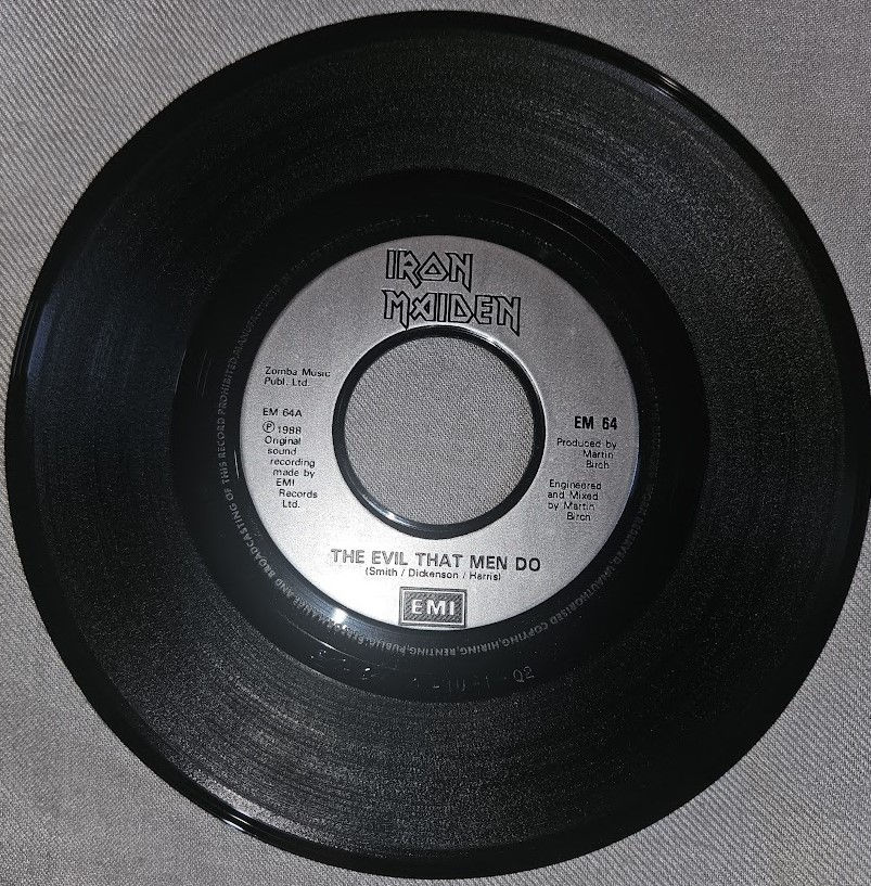 Miniatyrbild: Iron Maiden - The Evil That Men Do (7", Single, Mou) (EMI)