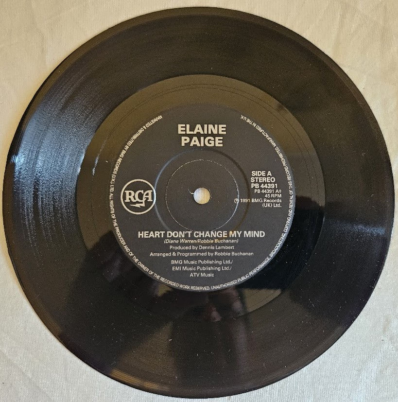 Thumbnail: Elaine Paige - Heart Don't Change My Mind (7", Single) (RCA)
