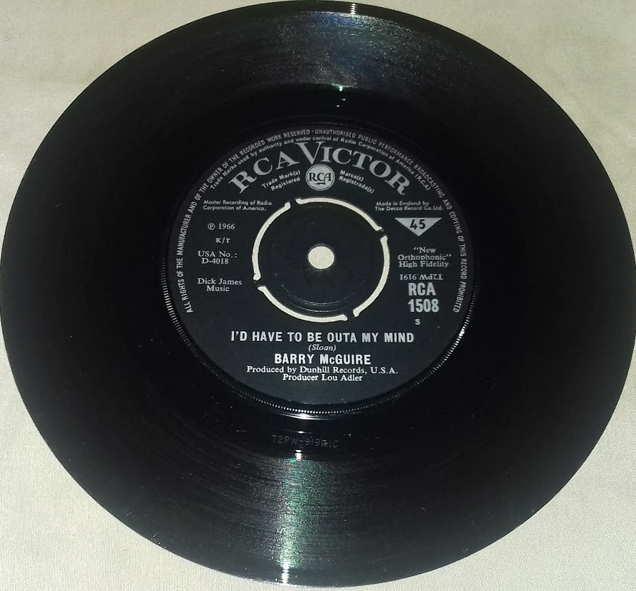 Miniature : Barry McGuire - Walking My Cat Named Dog (7", Single) (RCA Victor)
