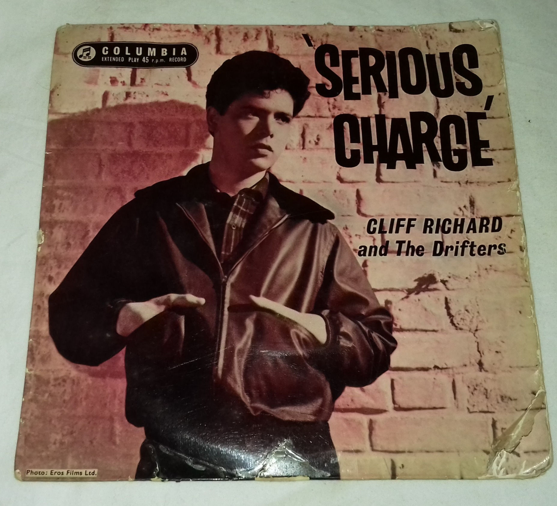 Cliff Richard & The Drifters - Serious Charge (7", EP) (Columbia)