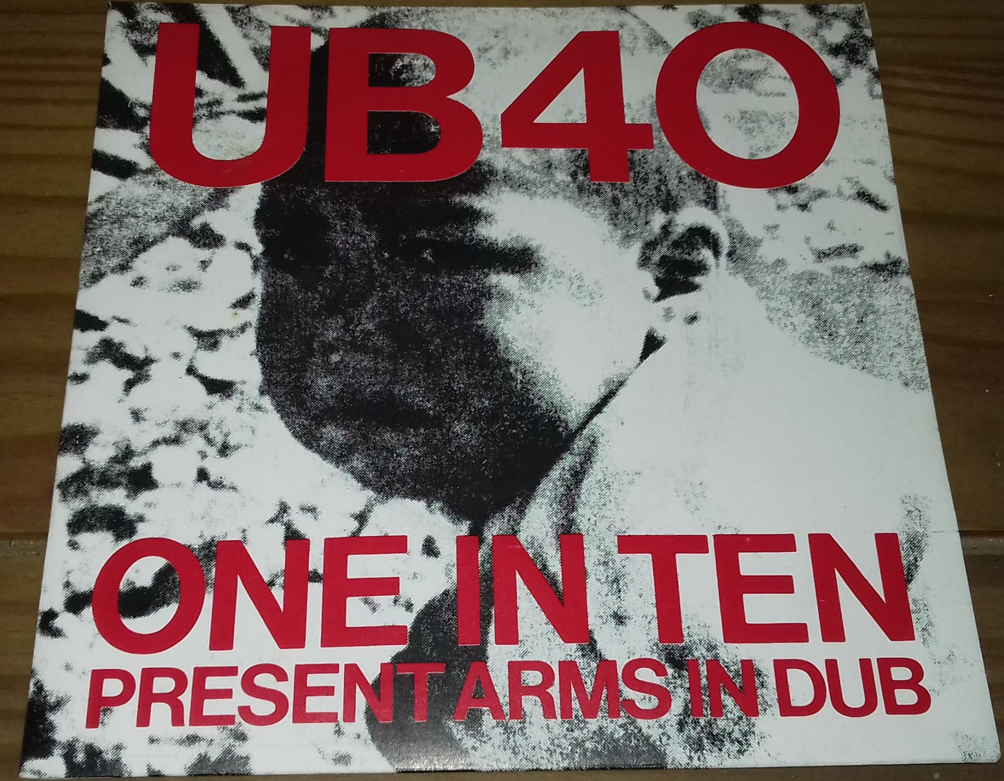 UB40 - One In Ten / Present Arms In Dub (7", Single) (DEP International)