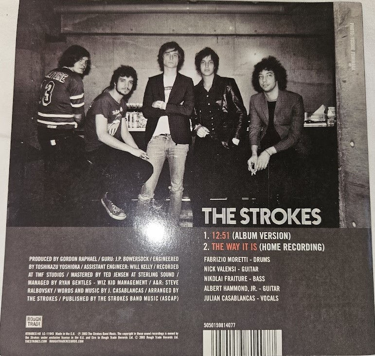 Miniatyrbild: The Strokes - 12:51 (7", Single, Red) (Rough Trade)