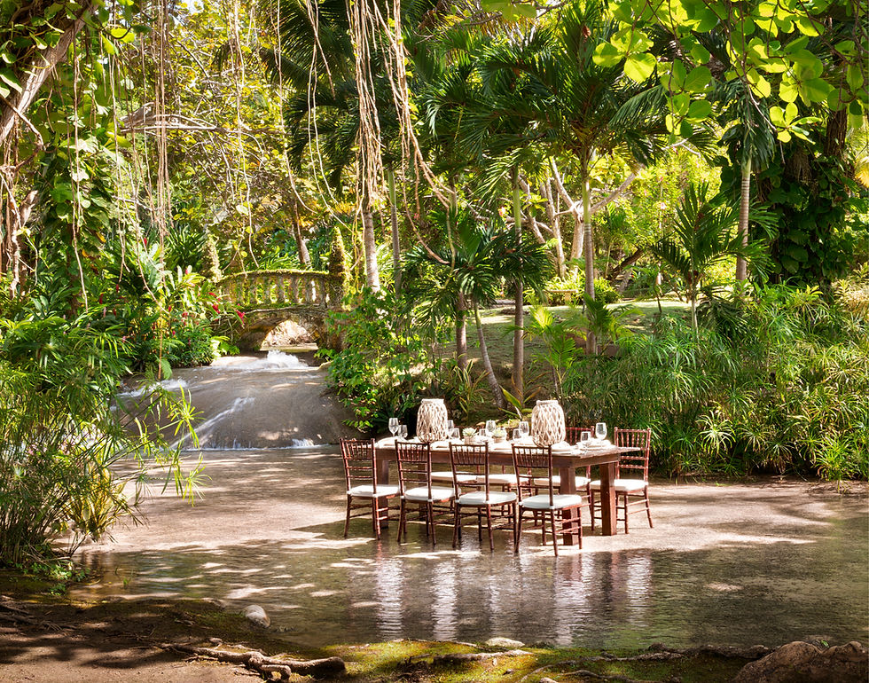 Rio-Chico-Dining-River-4.jpeg