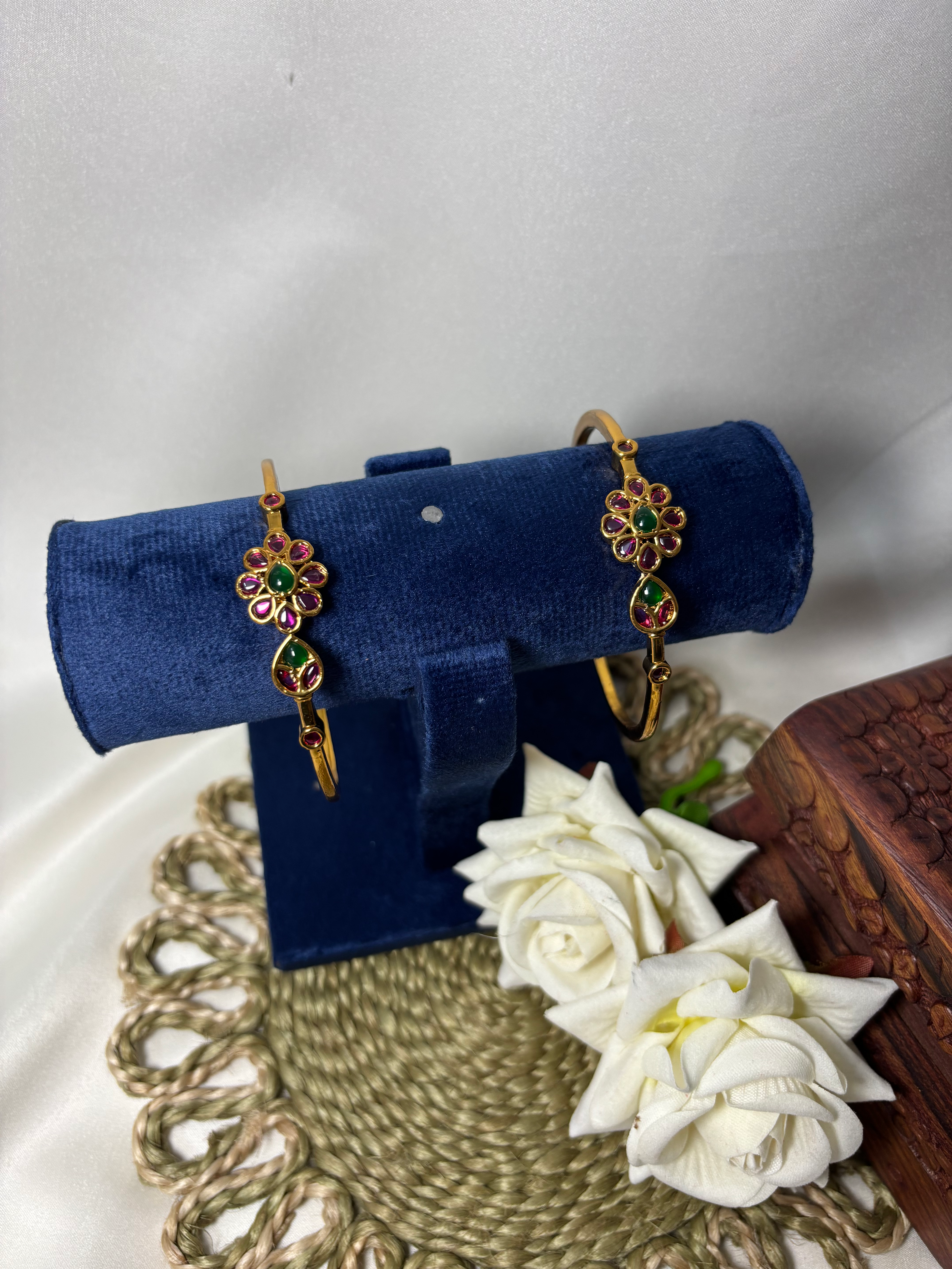 LP0B06 Kemp stone bangles 