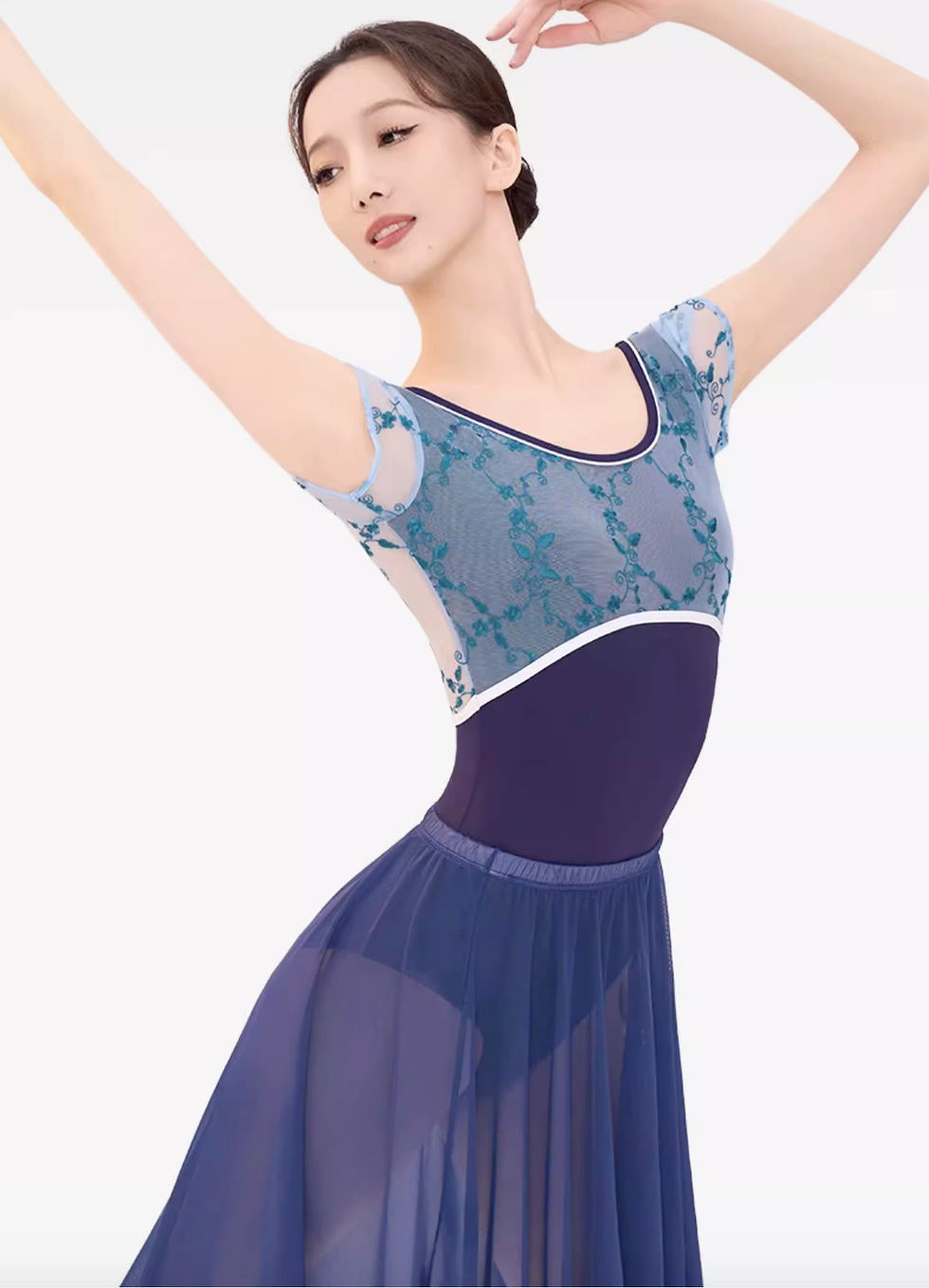 サムネイル： 【VONSU】半袖刺繍レオタード(B6329)