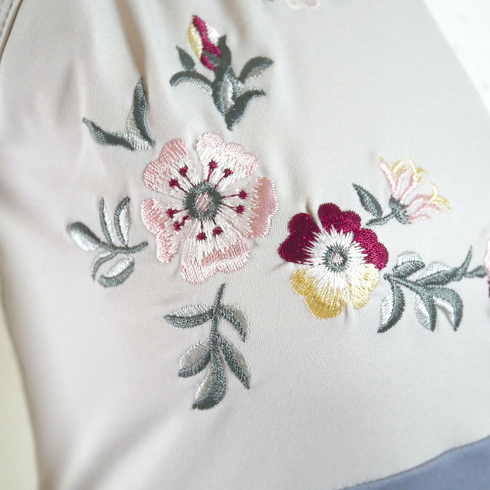 サムネイル： 【MooleDanze】ハイネックフラワー刺繍レオタード(112番)