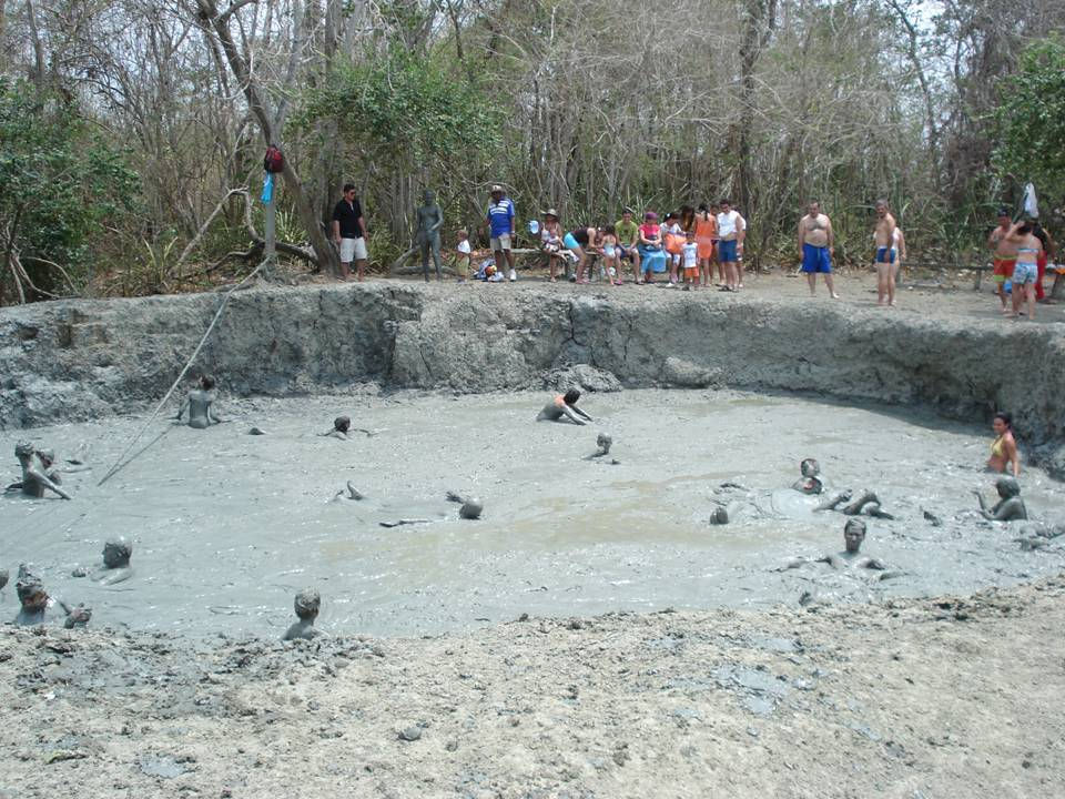 Volcan de lodo El Tesoro y Esmeralda