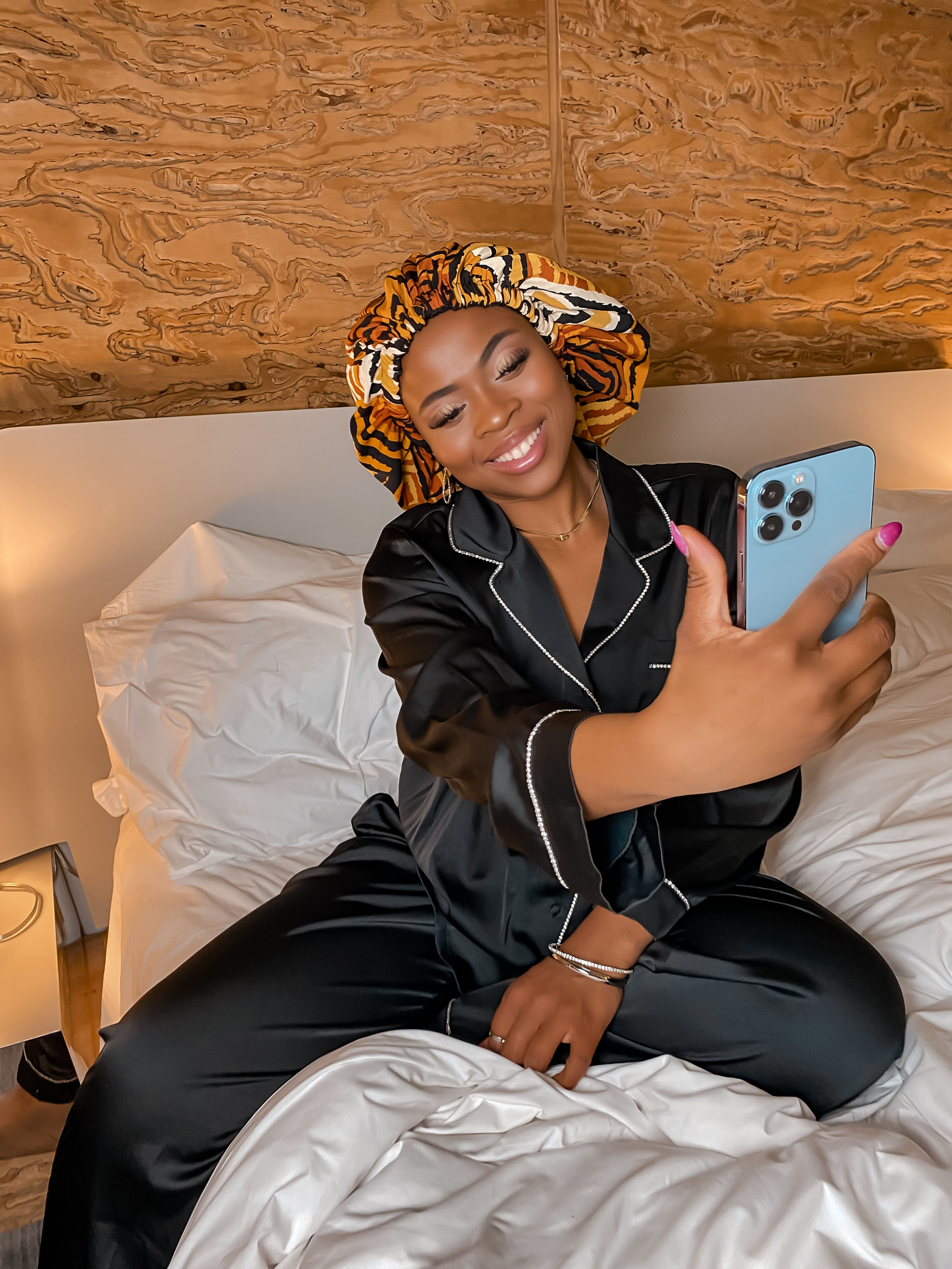 GRACEFUL BABE - SATIN LINED BONNET