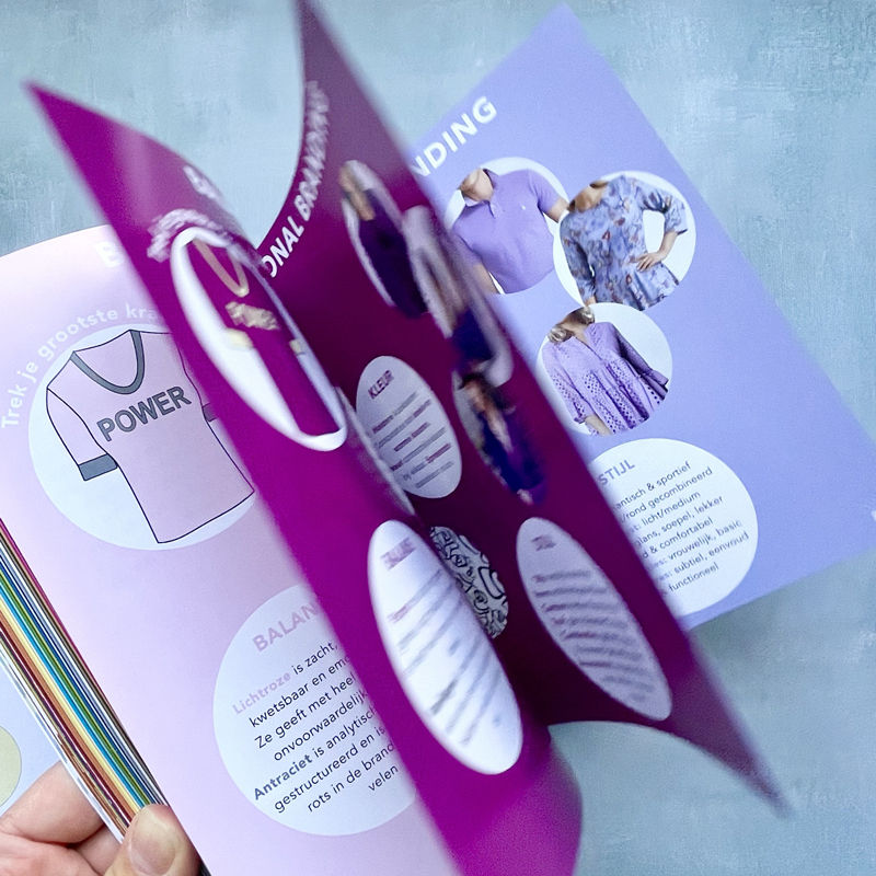 kleur jouw kracht boek bladzijde purper