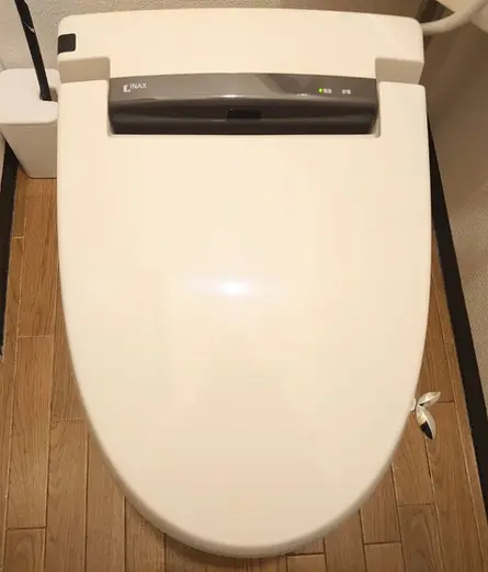 人感センサー照明付きトイレ