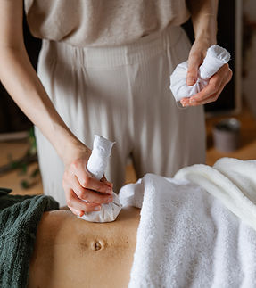 Wochenbett Rückbildungsmassage Massage Bern Doula