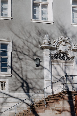 Der Eingang der Alten Hofbibliothek